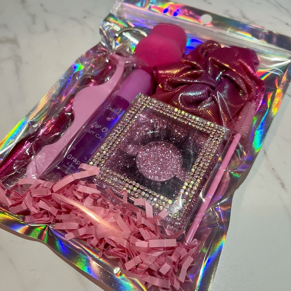 8pc Lash GOODIE Gift Bag Set pt.1